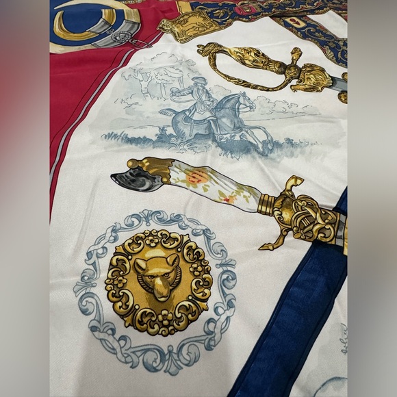 Vintage Hermes Armes de Chasse 90x90 scarf - Picture 3 of 11